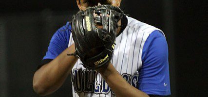 Angel Villagran got the win (Photo by Ross A. Benson)
