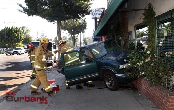 Traffic Accident on Magnolia Causes Detours & Delays