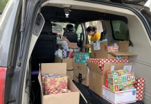 Burbank Mommies Group Donates Presents to Families in Need