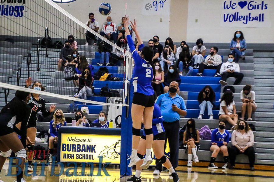 Burbank Girls Volleyball Needs Five Sets To Subdue Pasadena Myburbank Com