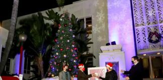 Mayor’s Tree Lighting Ceremony Brings the Community Together