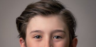 Burbank Student Breeds and Sells Praying Mantises Across the US