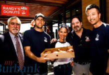Randy’s Donuts Has Its Grand Opening in Burbank
