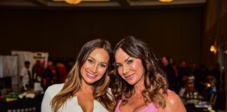 Prominent Burbank Entertainers Meet Fans At The Hollywood Show