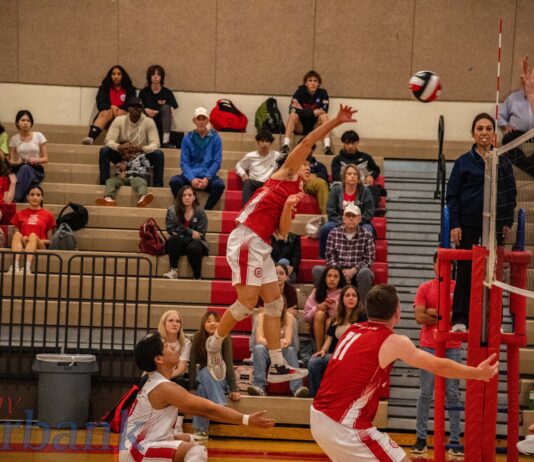 Burroughs Boys Volleyball Cannot Keep Step With St. Francis