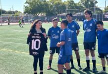 Soccer Club Presents Jersey to Vice Mayor