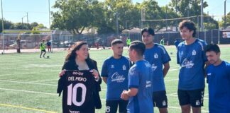 Soccer Club Presents Jersey to Vice Mayor