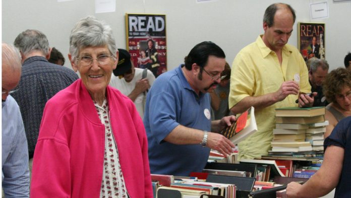 friends of librayr photo