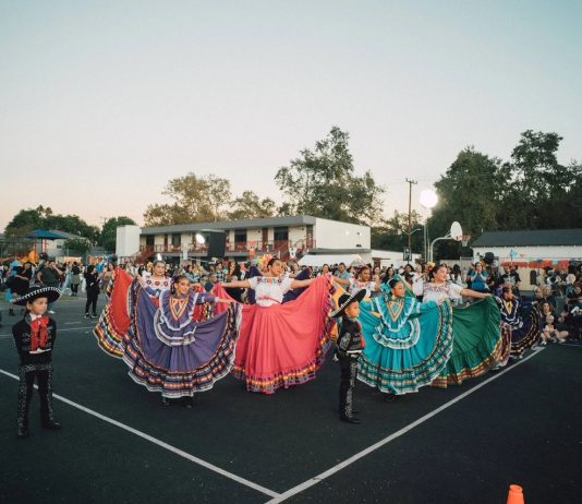 Walt Disney Elementary Invites Families Together for Día de los Muertos Celebration